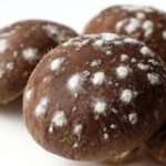 しいたけに生えた白いカビは食べられる？安全性と見分け方を徹底解説